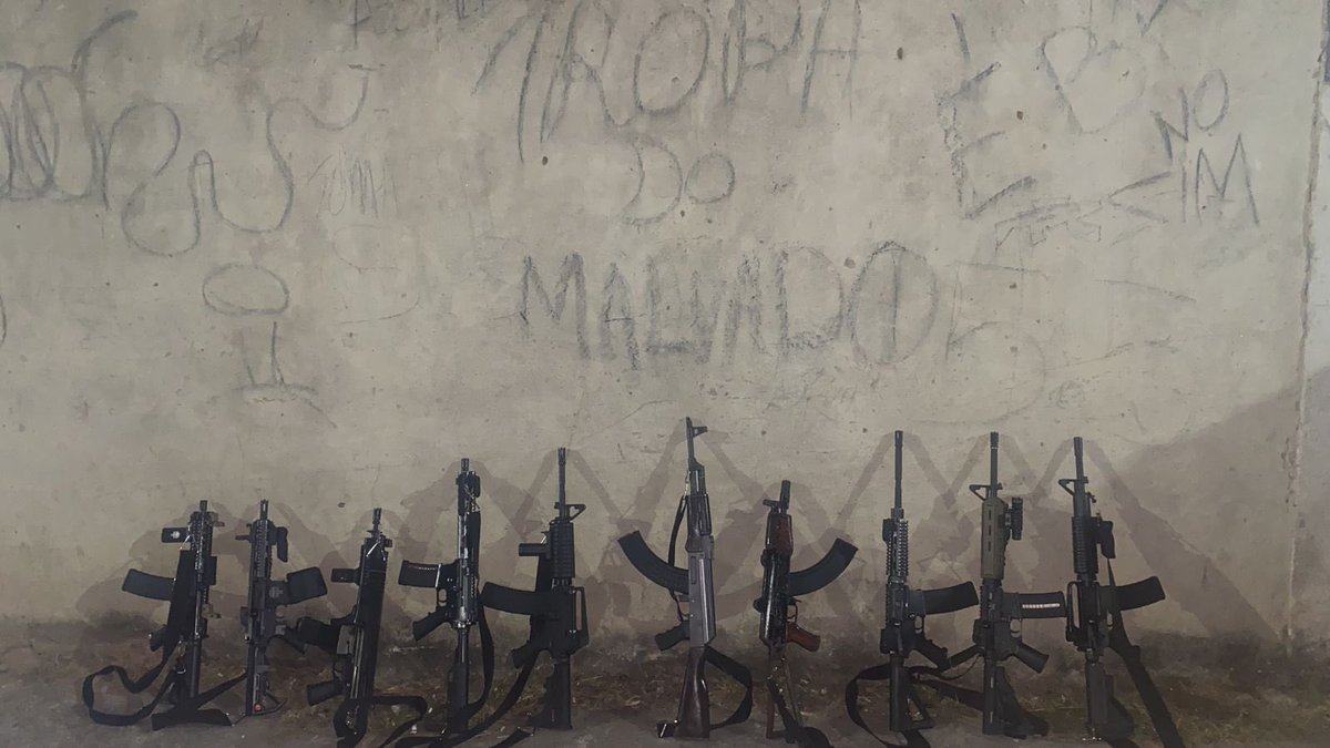 falacomigorj's tweet image. 🚨🚨ATENÇÃO🚨🚨
Enquanto as áreas do zinho sofrem mais um sufoco misteriosamente !
a milícia da reta da João 23 é baixada Fluminense que pertence a #TUBARÃO #JUNINHO #VARÃO passa impune até mesmo a reta da João 23 que todos os narco milicianos do #VAGUINHO #MAGRINHO então as ruas