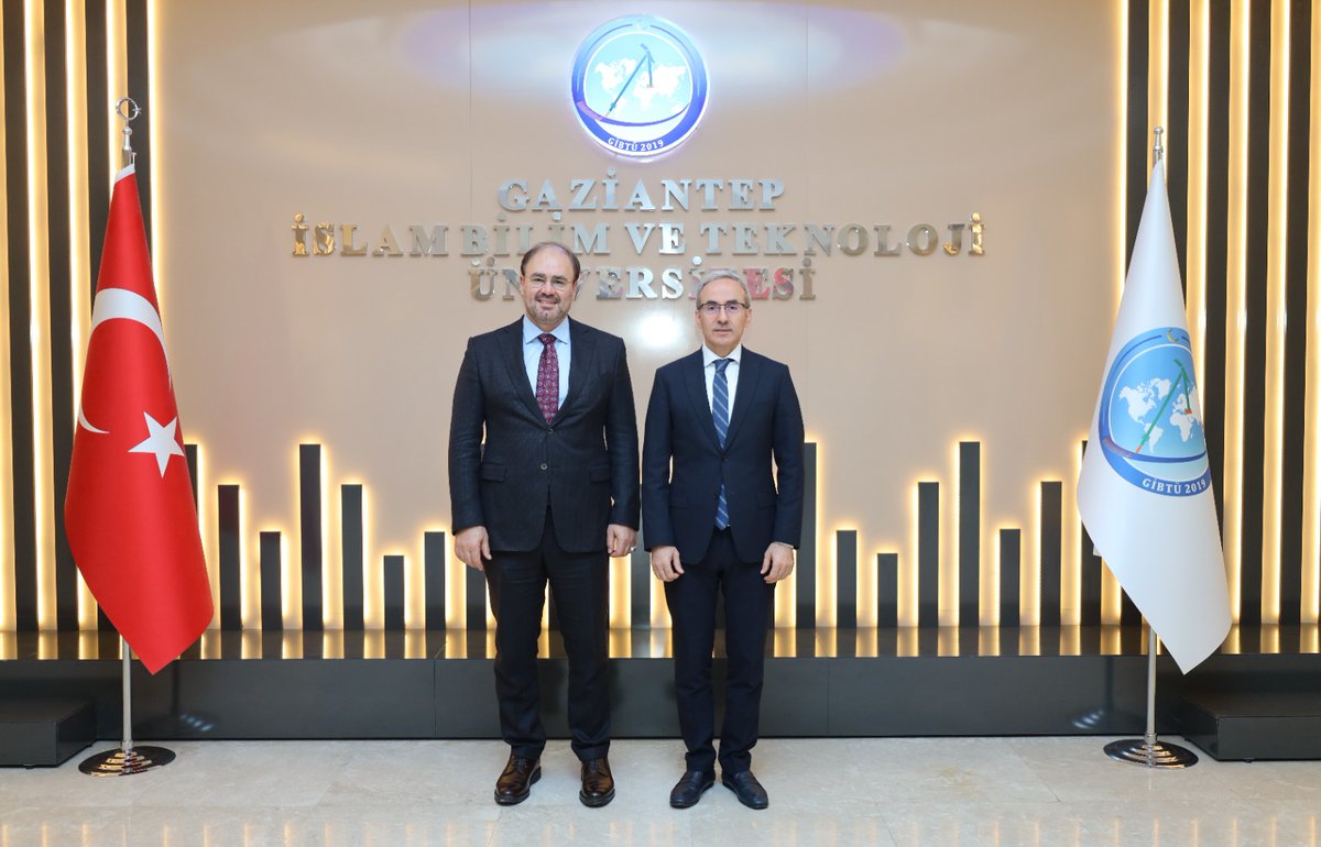 GİBTÜ ve Al Sharq Forum Arasında İş Birliği

Forbes Dergisinin, “Dünyanın en üretken 100 iş insanı” sıralamasında yer alan Al Jazeera'nin eski Genel Koordinatörü ve Al Sharq Forum Başkanı Waddah  Khanfar’dan Üniversitemiz Rektörü Prof. Dr. Şehmus Demir’e ziyaret. 
Ziyarette
