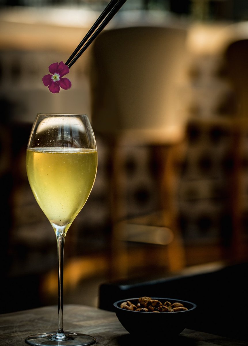 Indulge in the artistry of relaxation at Juniper, where post-work perfection meets crafted cocktails for an unforgettable experience.🥂

To know more, bit.ly/3MOGjab
#AndazDelhi #CountlessReasons