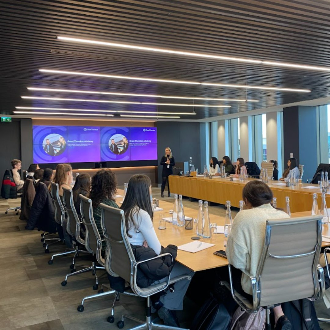 TCDBusiness's tweet photo. Dr Na Fu and the #MSc in #HumanResourceManagement experienced #HR in practice at some of Dublin's top companies such as @salesforce, @IDAIRELAND, and @GrantThornton. 💼📈
#TransformingBusiness #Careers #Dublin #SiliconDocks @tcddublin https://t.co/xoKmovP1HN