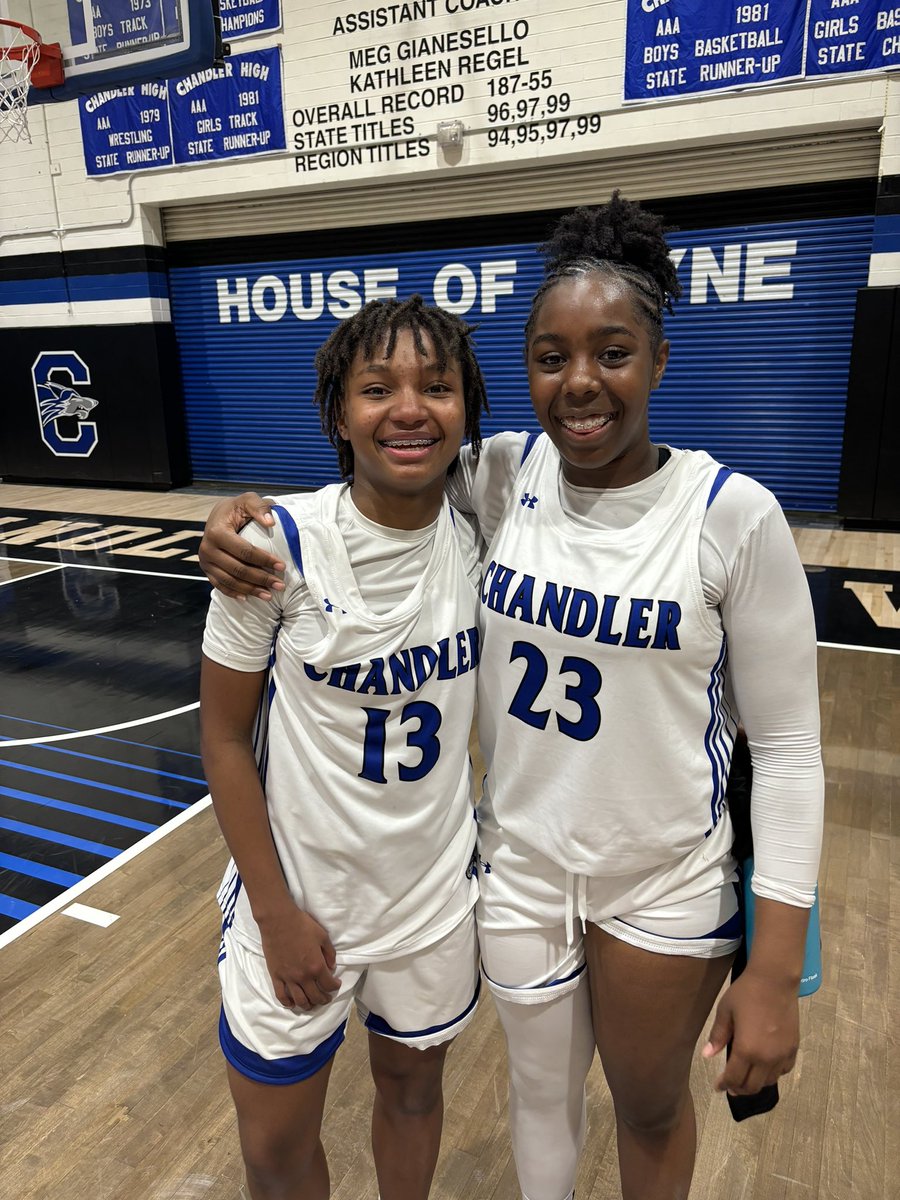 Jason Fleegle (@fleeezeee) on Twitter photo 💭Big game from Karis Hurd (So.) and Jayla Freeman (Fr.) to help lead Chandler over a very good Cibola team last night.
➡️Karis Hurd: 10 pts, 10 rebs, and 2 steals
➡️Jayla Freeman 12 points, 3 rebounds, 1 steal.
This Chandler team is beginning to make some noise starting out 💭Big game from Karis Hurd (So.) and Jayla Freeman (Fr.) to help lead Chandler over a very good Cibola team last night.
➡️Karis Hurd: 10 pts, 10 rebs, and 2 steals
➡️Jayla Freeman 12 points, 3 rebounds, 1 steal.
This Chandler team is beginning to make some noise starting out
