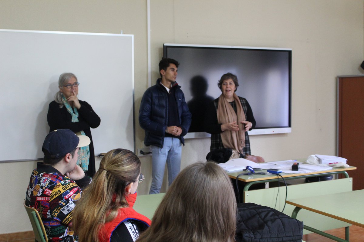 AytoTorrijos's tweet image. 📌 El CEPA Teresa Enríquez de #Torrijos acoge el curso de Habilidades Sociales y Empleabilidad

👉 Noticia completa: lc.cx/_1Xo_N

#CEPATeresaEnríquez #GarantíaJuvenil #PICE #FSE
