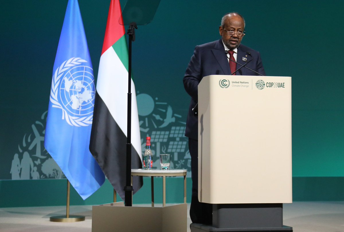 IsmailOguelleh's tweet photo. A la #COP28, j'appelle à une solidarité internationale renforcée pour aider les pays vulnérables face au #Climat. 

Les engagements financiers doivent être respectés pour permettre l'adaptation et compenser les pertes. 

Il y a urgence à agir pour sauver notre planète ! https://t.co/37Q43uQ9mm