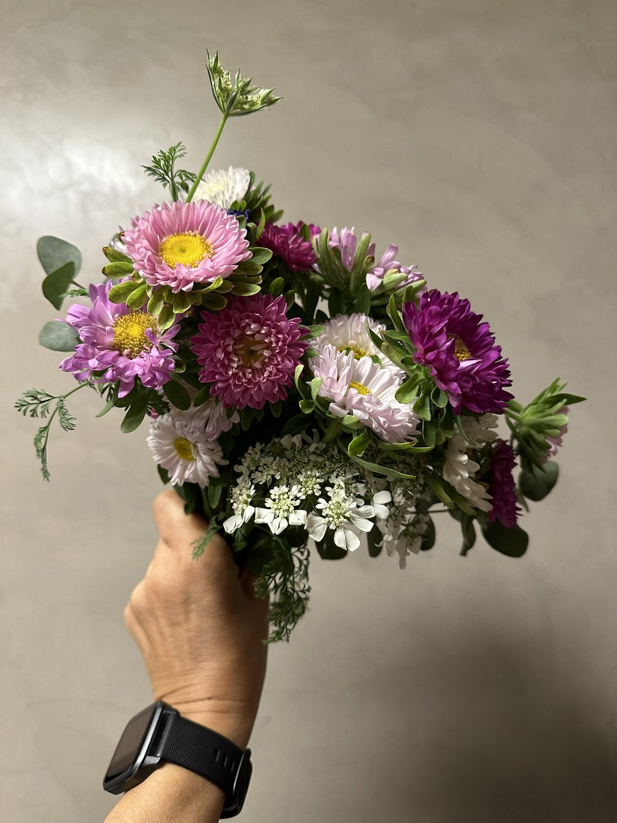 EntrefloresSi's tweet photo. 👰🏻El Ramo de Cami👰🏻…
#entrefloressi #entrefloressibride #FLOWER https://t.co/CLDyyvNRik