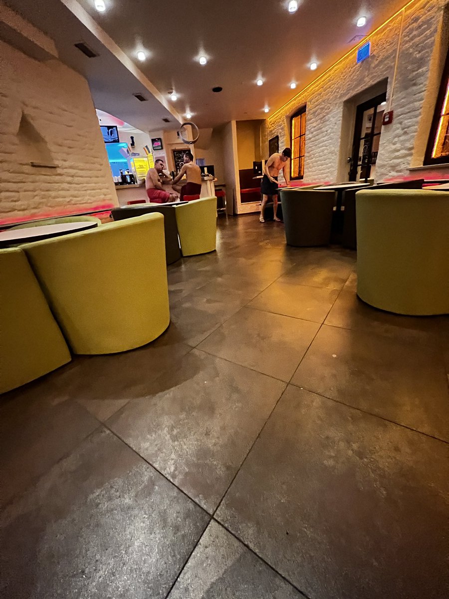 來國外出差
來看看慕尼黑的三溫暖如何
再分享一下給大家