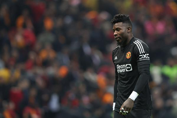 Mercado_Ingles's tweet photo. DT del Manchester United, Erik Ten Hag: 

"Andre Onana es el 2do mejor portero de la Premier League". [Rueda de Prensa] https://t.co/EeW9LV3KWT