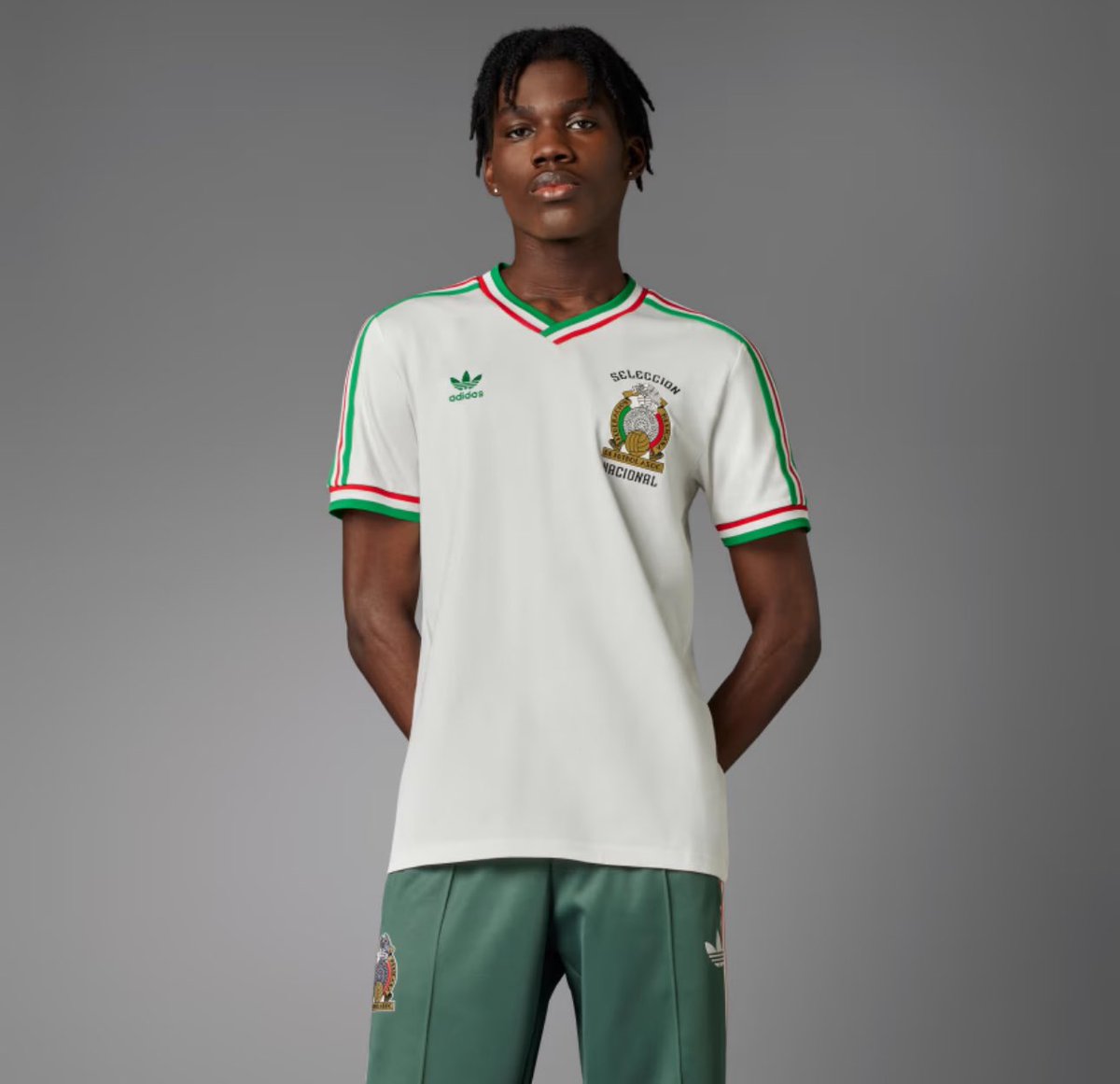 SNKR_TWITR tweet media