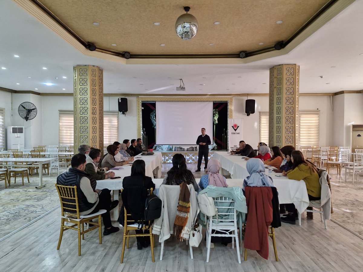 mardinarge's tweet photo. 📝 TÜBİTAK Araştırma Projesi Yazma Eğitimi 

Bölge Koordinatörlüğümüz ve birimimiz iş birliğinde 50 öğretmenimize Bölge Koord. Doç. Dr. Mehmet Sağlam, Doç. Dr. Aydın Aktaş ve Doç. Dr. Faysal Özdaş tarafından 2204 Araştırma Projeleri Yarışması'na Proje Hazırlama Eğitimi verildi. https://t.co/GJ4ySjHPtA