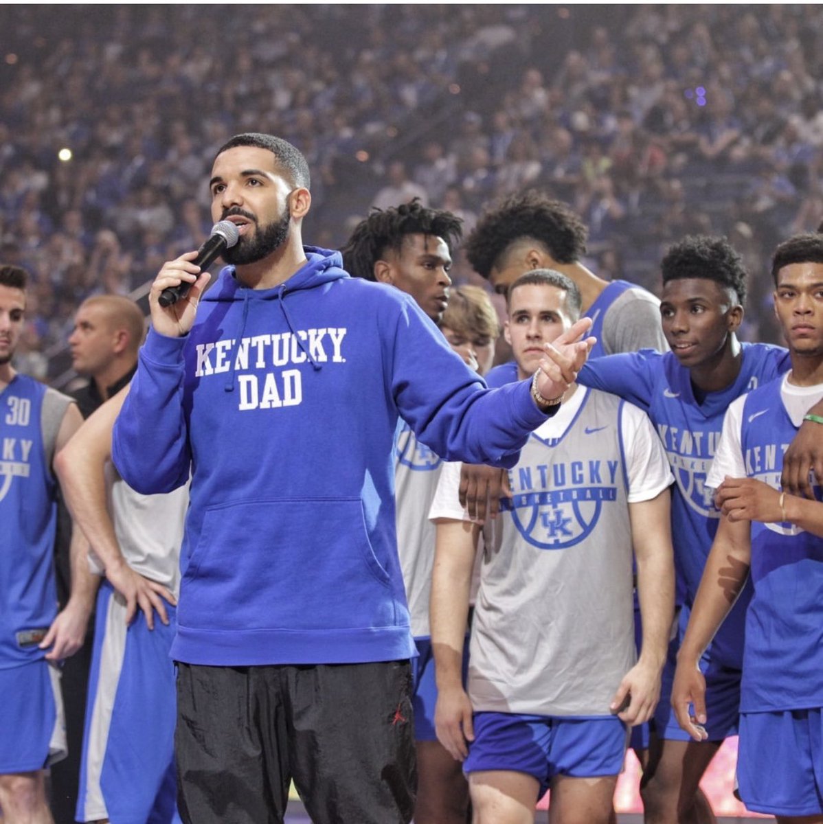 #louisville may have @jackharlow but UK has the best sleeper in the biz! @Drake AND The infamous Kentucky Dad is coming to Rupp! #BBN #Kentucky whose the best Kentucky Dad.. Drake or Harlow? I prefer blue