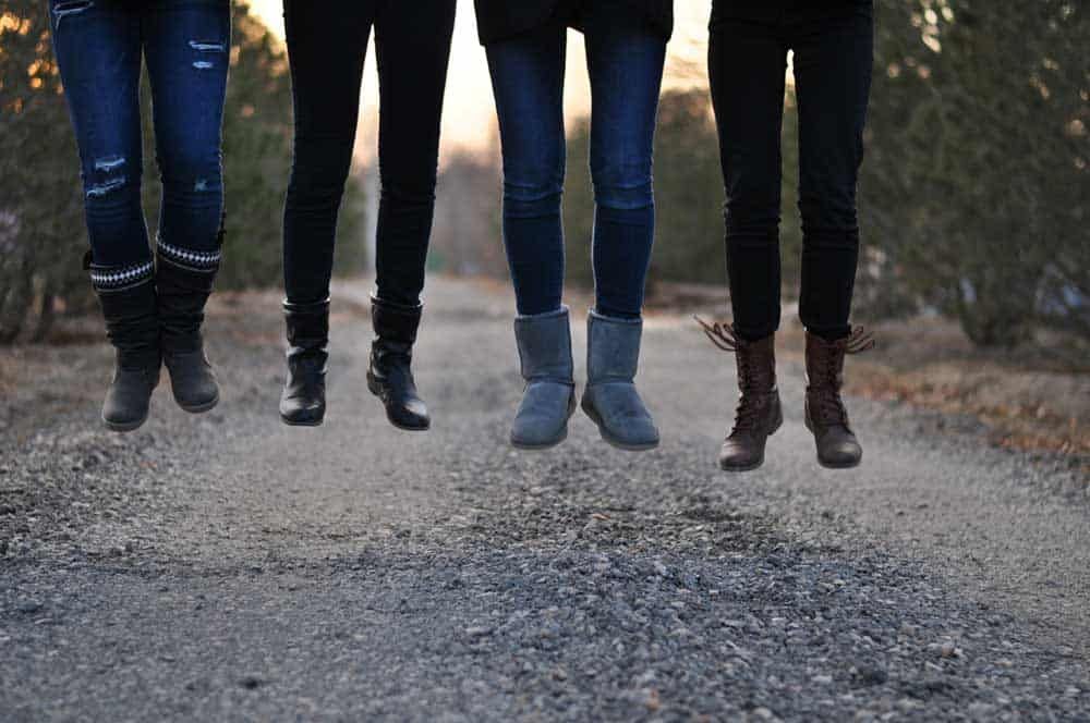 theveganword's tweet photo. Looking for cosy boots for this winter? Did you know Ugg don't make ANY vegan boots? Thankfully, some brands make vegan alternatives! Find my full list of vegan Ugg-style boots here: https://t.co/mtpLjgBL6O https://t.co/otSsKkAZGO