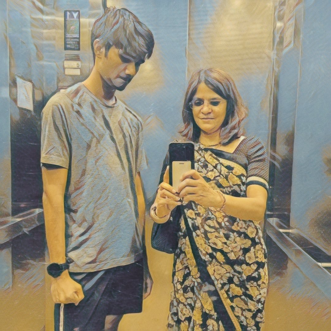 swatigar's tweet photo. My experiments with # ElevatorSelfie with #Teen
#FridayEvening
#LifeShouldBeFun
#KeepSmiling
#KeepWorkAtWork https://t.co/Mu4zrXwzJC