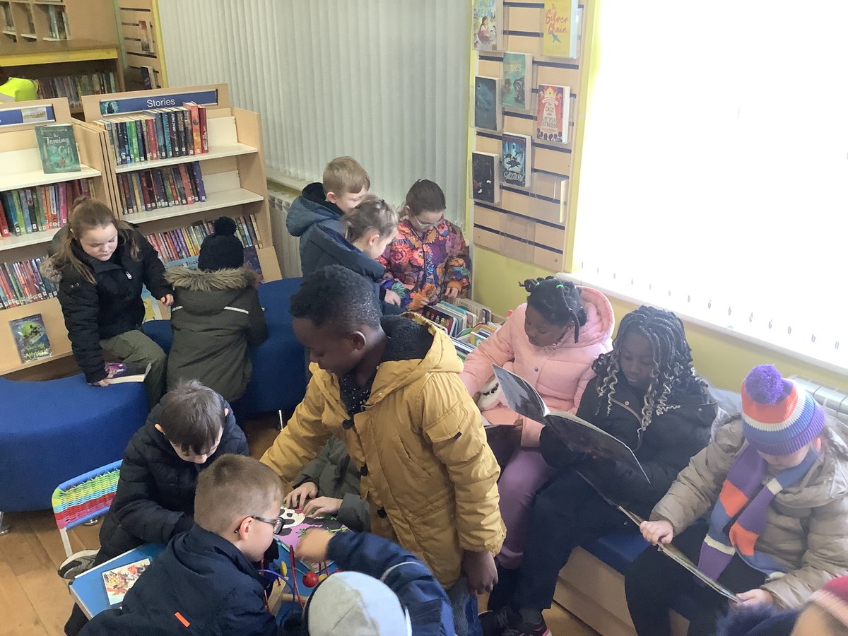 We had a really fun, creative week in Year 3. We did some dot art in our Art lessons, investigated friction in Science and went on a fieldwork trip to our local library and park