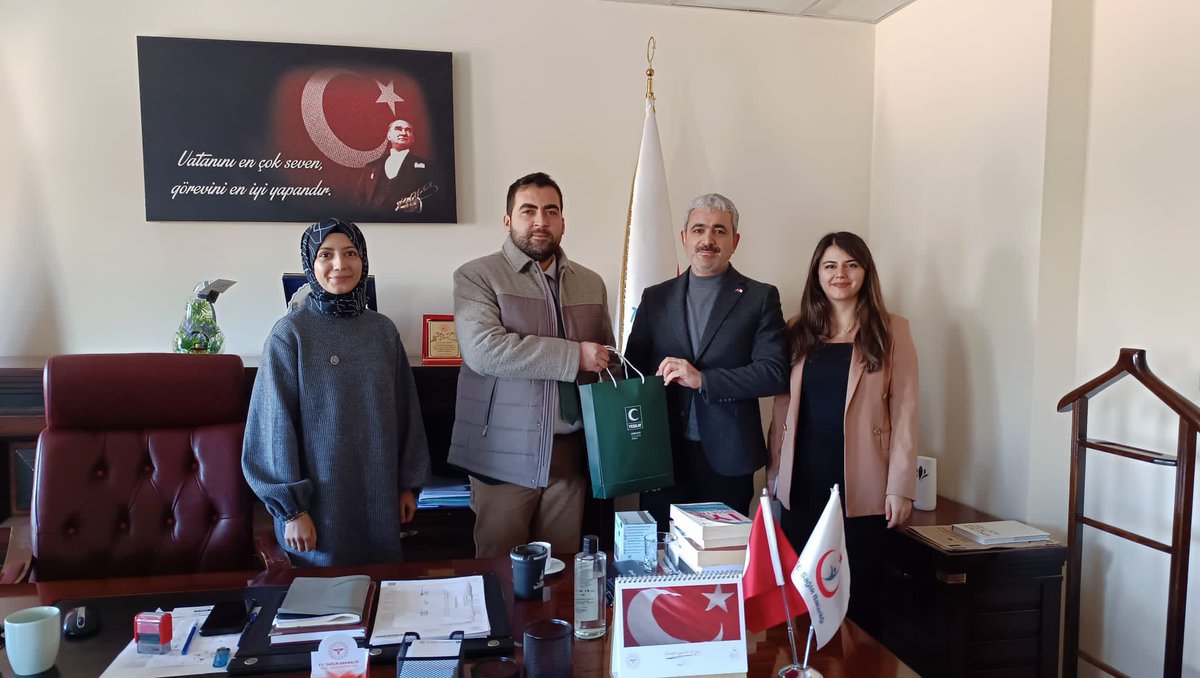Erciş İlçe Sağlık Müdürü Sn. <a href="/drsahinsarikaya/">Dr.Şahin SARIKAYA</a> 'yı @vanyesilaysube ve Yedam’la ziyaret ettik.

<a href="/1920yesilay/">Yeşilay</a>’ın Bağımlılıkla mücadelesine destek oldukları ve bizi ağırladıkları için teşekkür ederiz.

<a href="/saglikbakanligi/">T.C. Sağlık Bakanlığı</a> <a href="/YesilayKurumsal/">Yeşilay Kurumsal</a> <a href="/vanilsaglik/">Van İl Sağlık Müdürlüğü</a>  <a href="/ercisilcesaglik/">Erciş İlçe Sağlık Müdürlüğü</a> #vanyesilay