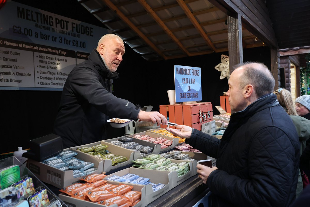 1/2📢 It’s Small Business Saturday! Show your support for great local businesses like Blackthorn Foods @meltingpotfudge, @bathebotanicals & Papas Minerals.