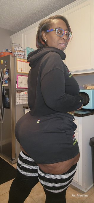Ms. Marshae - Big Bubble Booty - I'm in the DC area for @exxxotica I don't have a booth but I'll be around 😘 https://t.co/DFp5ccEV9w