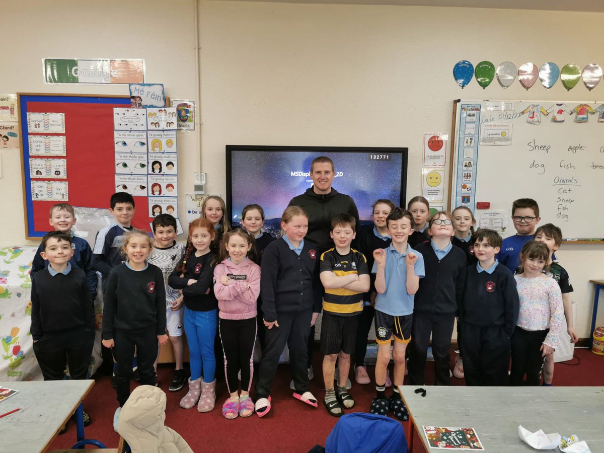 👀 Look who came to visit Clontuskert during his Christmas holidays from Australia! 🇦🇺 Great to see you Mr. Gohery! @ShaneGohery & hear all your news! Thanks for the 📸 @Karenkk24Kenny