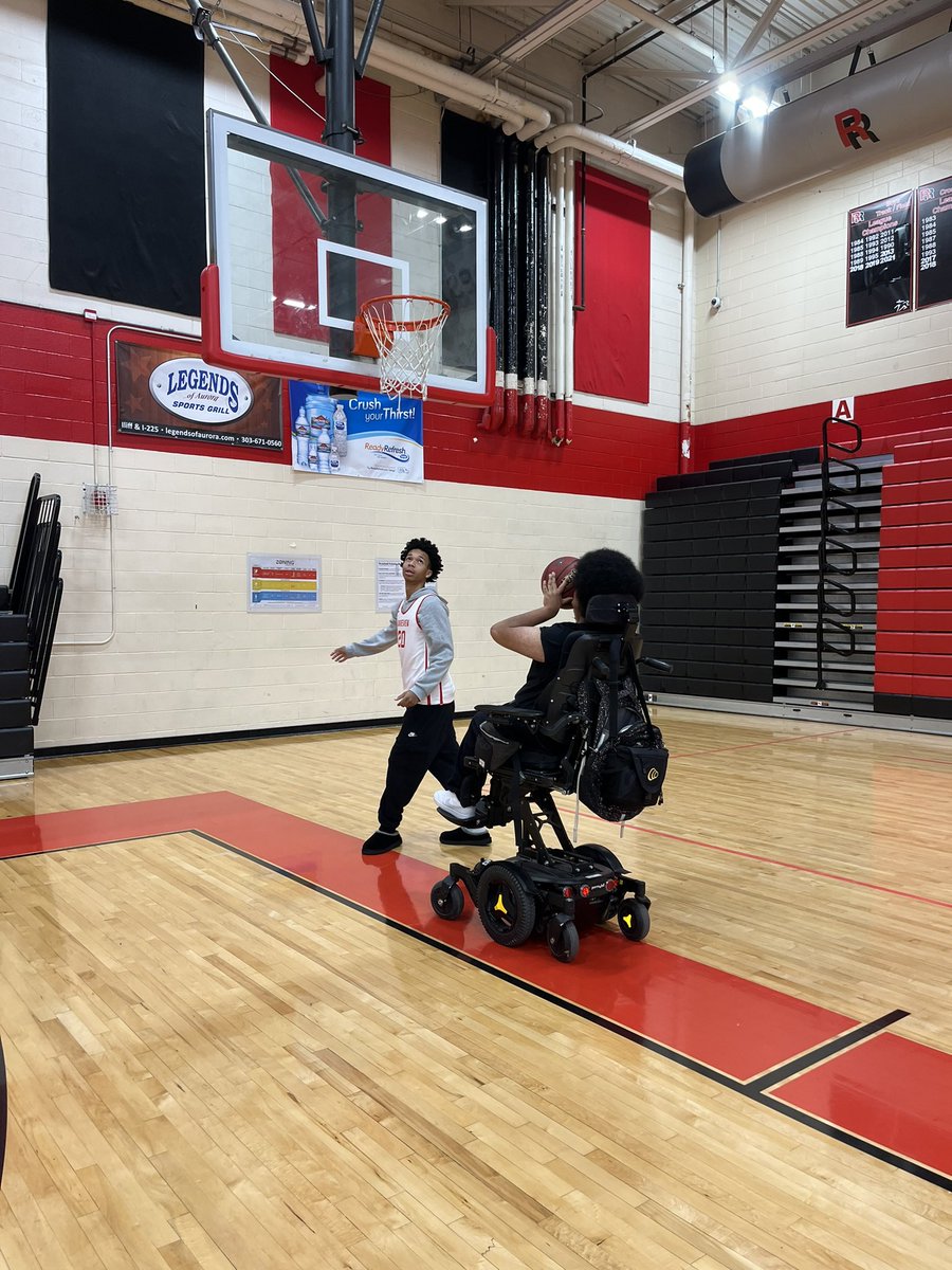Rangeview Basketball (@raiderboyshoops) on Twitter photo 