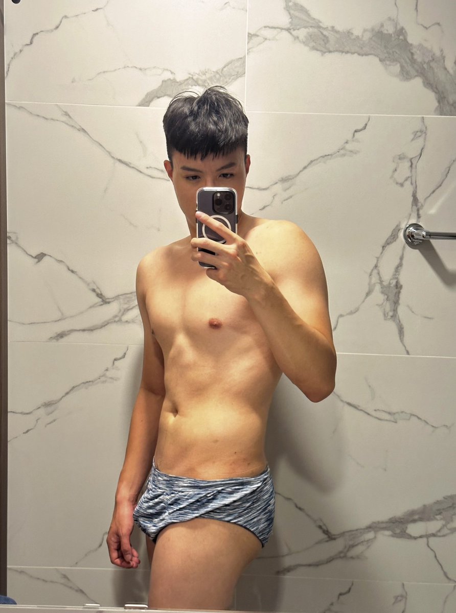 rough_rex_'s tweet image. 大學時期去泰國玩
無意間買到的一件內著
材質舒服又很好看
只是這次去好像找不太到這牌子了…😔