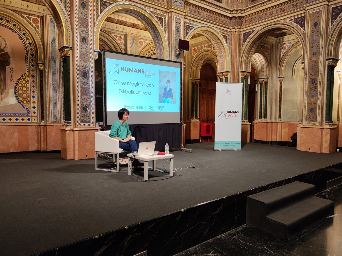 HumansFest's tweet photo. #HumansLab 🎬 La primera edición de nuestro laboratorio de creación audiovisual sobre #DDHH empieza en la @La_Beneficencia con la masterclass a cargo de la directora @estitxurre, quien nos habla de sus aprendizajes con "Cuerdas" y "20.000 especies de abejas" 👏 https://t.co/YmaoMbT76w