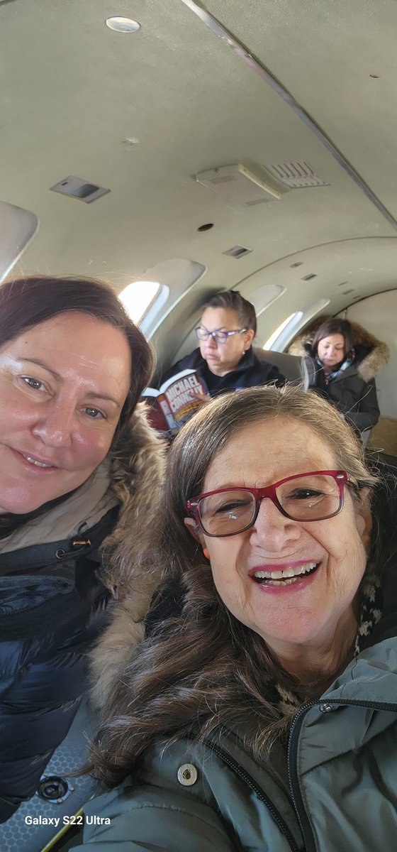 On route to #Pikangikum with senior team of the #SiouxLookout Health Authority to learn & develop deeper collaboration ➡️ Much more MUST be done to support #Indigenous communities, on-and-off reserves ⬆️ Funding ⬆️ Autonomy ⬆️ Self determination @INAIG_RNAO @ONThealth @slfnha