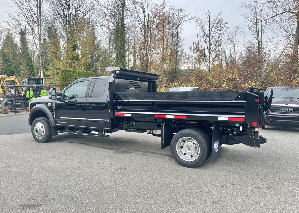 WorkTruckWest's tweet image. 🔶Build of the Week | Black F550 Dump Truck Package🔶

This Work Truck West 11' Black Steel Dump Body on a 2023 Black Ford F550 Super Cab Chassis is for a Landscaping Company in the Lower Mainland!  

#WorkTruckWest #NeedsMet #worktruck #dumptruck #landscape #Ford #F550