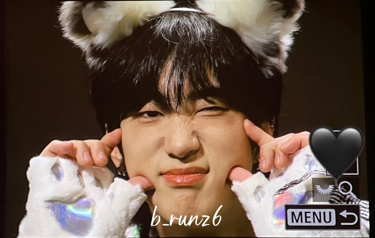 b_runz6's tweet photo. 231201 에버라인

あざとじょんうくん(?) https://t.co/lezEI3eiGc