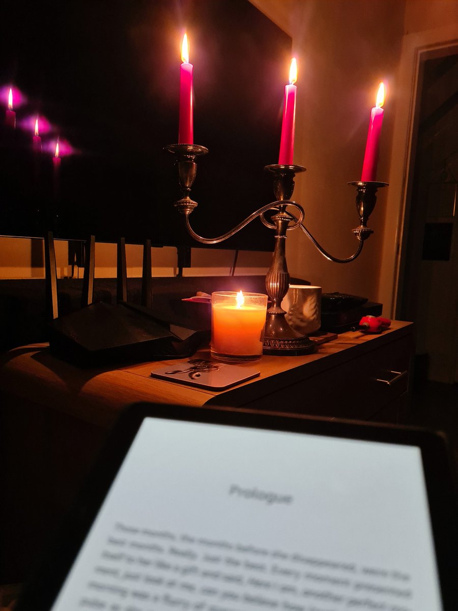 #SavingSessions
<a href="/OctopusEnergy/">Octopus Energy</a> 
Kindle by Candlelight 🥰
Everything unplugged, including the WiFi!!