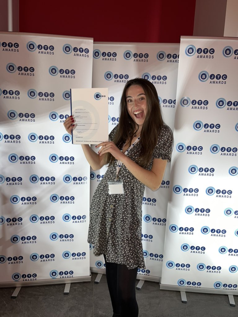 _SophieGreen28's tweet photo. I feel so proud and grateful to have won ‘Best Radio Feature’ at the BJTC Awards for my project ‘Inside the Paddock’.🎉 https://t.co/K5QJp8OCIT