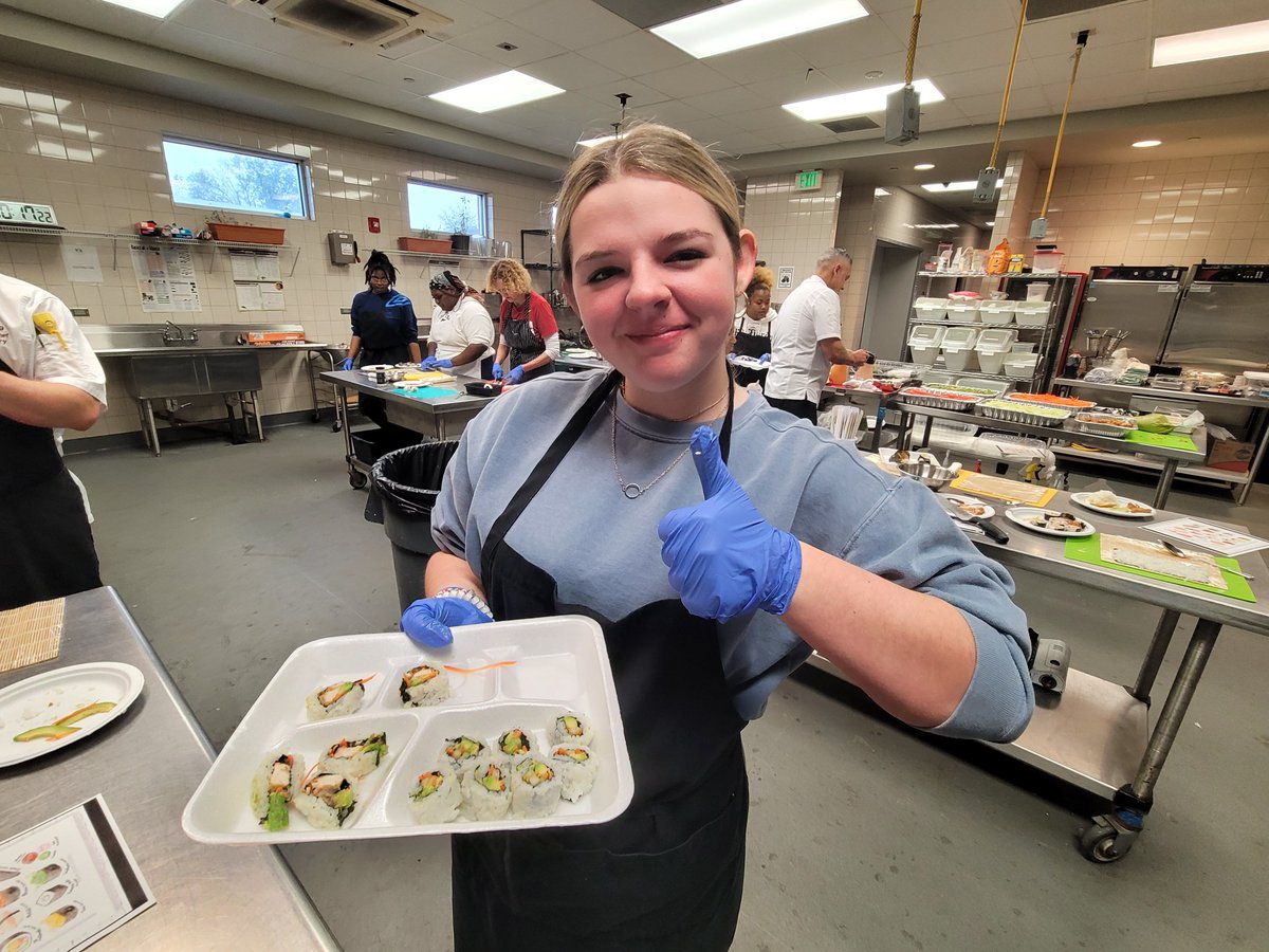 TCTATuscaloosa's tweet photo. Some of Santa's helpers from Bama Dining stopped by today and showed our culinary students how to make some holiday sushi for their upcoming parties. #amazingtothecore #chefbruce @TCSBoardofEd @MikeDaria @BranchJetta @egmackey @kknorstrom @jimmyhull_CTE @CTEWorks @TCTAhospitality https://t.co/QmdlkkMu5s