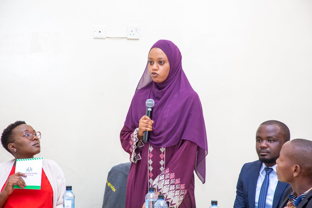 elfafrica1's tweet image. Yesterday’s post-lunch session was a heart-to-heart on transformational leadership with Joseph Kimani from the @denmarkinkenya. He drew from his life’s journey; shared pivotal moments and decisions, and emphasized the importance of navigating politics with knowledge #PSELFWeek