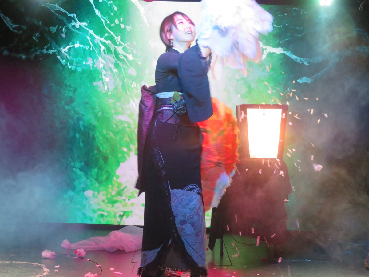 yoyokade's tweet photo. 六本木オズマンド 2023.12.1 izumaさん
今年最後のオズマンド出演でした。何かあっと言う間に今年も終りになりそうですが、また来年オズマンドでお会いできることを楽しみにしています✨😃
#izuma
#RoppongiOSMAND
#オズマンド https://t.co/XiXP2tn8xt