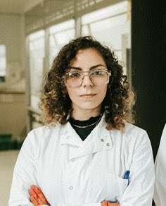 Huge congratulations to our chemist, Dr Lula Salerno, who passed her viva yesterday to complete her PhD!!! 🎉🎉🎉 #PhD #Chemistry #AlzheimersResearchUK #Alzheimers