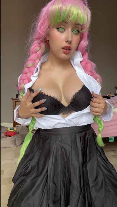 can i be ur princess? 🤭 https://t.co/esNZgf0Sj9