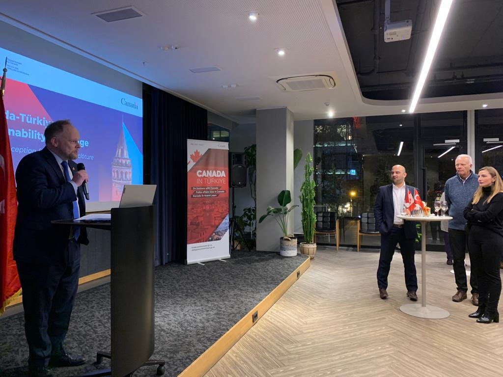 SamRDuch's tweet photo. 🇨🇦 start-ups shine in Istanbul! Demonstrating cutting-edge #hydrogen, #CCUS, #solar #advancedmaterials in the 🇨🇦-🇹🇷 Sustainability Challenge. Great meetings with leading 🇹🇷leading companies and special thanks to @Sabanci , @Kordsa, @Akçansa, @TÜPRAS. Exciting partnerships ahead! https://t.co/1cuFTysk3T