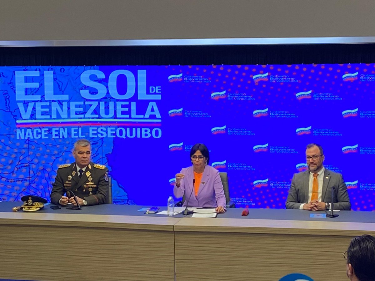 #ÚLTIMOMINUTO🔴| Vicepdta.<a href="/delcyrodriguezv/">Delcy Rodríguez</a>: Fueron desechadas las solicitudes de Guyana para detener el referéndum. Venezuela ejerció su defensa y, por tanto, la consecuencia inmediata es que este domingo #3Dic el pueblo venezolano va a salir a votar. #RumbeaPorElEsequibo