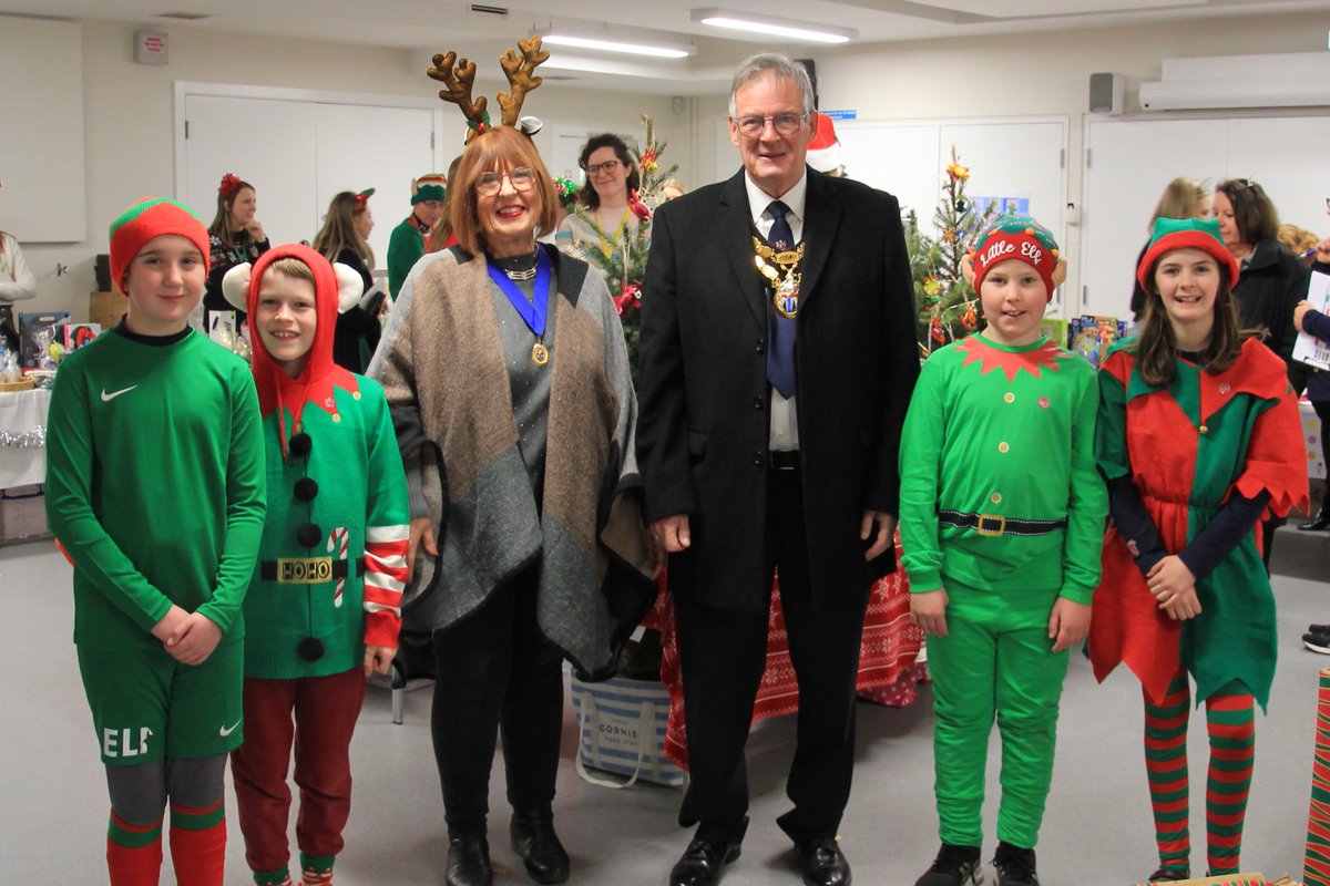 Hilden Oaks Preparatory School & Nursery (@hildenoaksprep) on Twitter photo It was lovely to see the Tonbridge & Malling Mayor and Mayoress, Cllr and Mrs Lark again today, when they popped in to visit our #ChristmasFair.
<a href="/TMBC_Kent/">Tonbridge and Malling Borough Council</a> #funatthefair #prepschool #tonbridge #kent It was lovely to see the Tonbridge & Malling Mayor and Mayoress, Cllr and Mrs Lark again today, when they popped in to visit our #ChristmasFair.
<a href="/TMBC_Kent/">Tonbridge and Malling Borough Council</a> #funatthefair #prepschool #tonbridge #kent