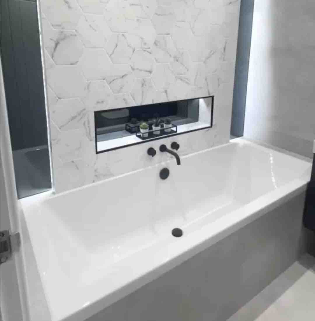 ProBuiltBuilder's tweet image. Gift your significant other a relaxing new tub! ⭐️🧼 #inspopicture #christmasremodel 
#HoustonContractors #TexasBuilders #HomeImprovementHTX #RenovationExperts