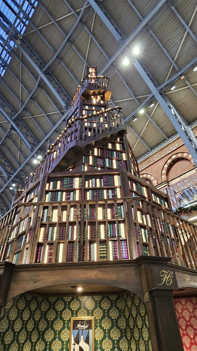The St. Pancras Christmas tree :  features a whimsical design with a winding staircase and 270 shelves adorned with over 3,800 hand-painted books ... within this majestic tree are eight cosy nooks. 
stpancras.com/news.../st-pan… <a href="/Hatchards/">Hatchards</a> <a href="/StPancrasInt/">St. Pancras International</a> #ChapmanJS <a href="/visitlondon/">Visit London</a>