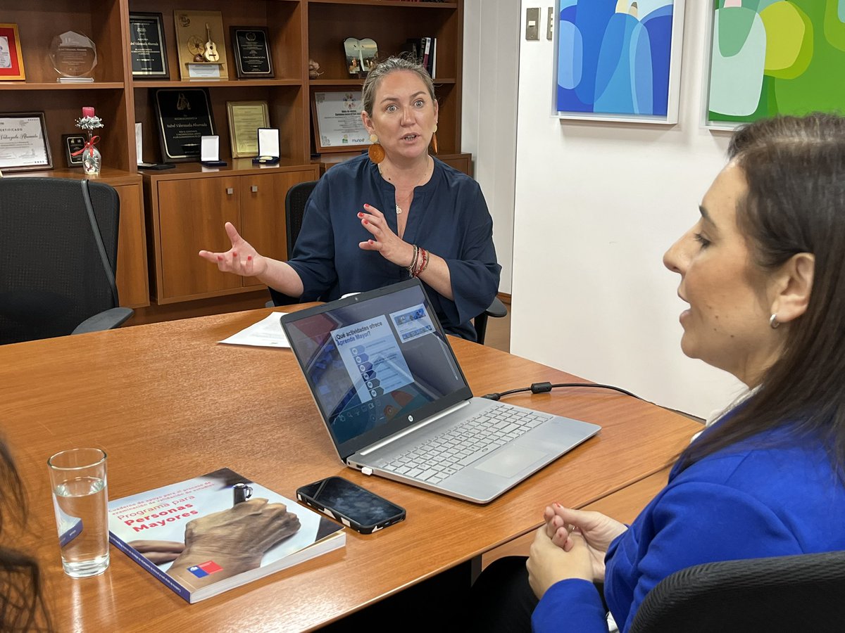 ¡Logramos un hito clave para nuestra Comuna al firmar un acuerdo con la Fundación Cruzando! 

Este convenio facilitará la nivelación de estudios para nuestros adultos mejores. Un paso significativo hacia el progreso educativo y el empoderamiento de nuestra gente. 📚 #Educación