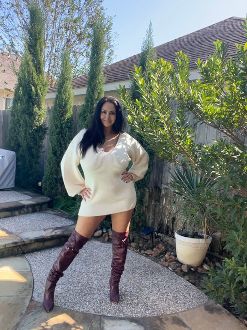 Sweater weather https://t.co/iCZB2P08Q0<a href="/tag/friday13th"class="tags"><span>#friday13th</span></a>