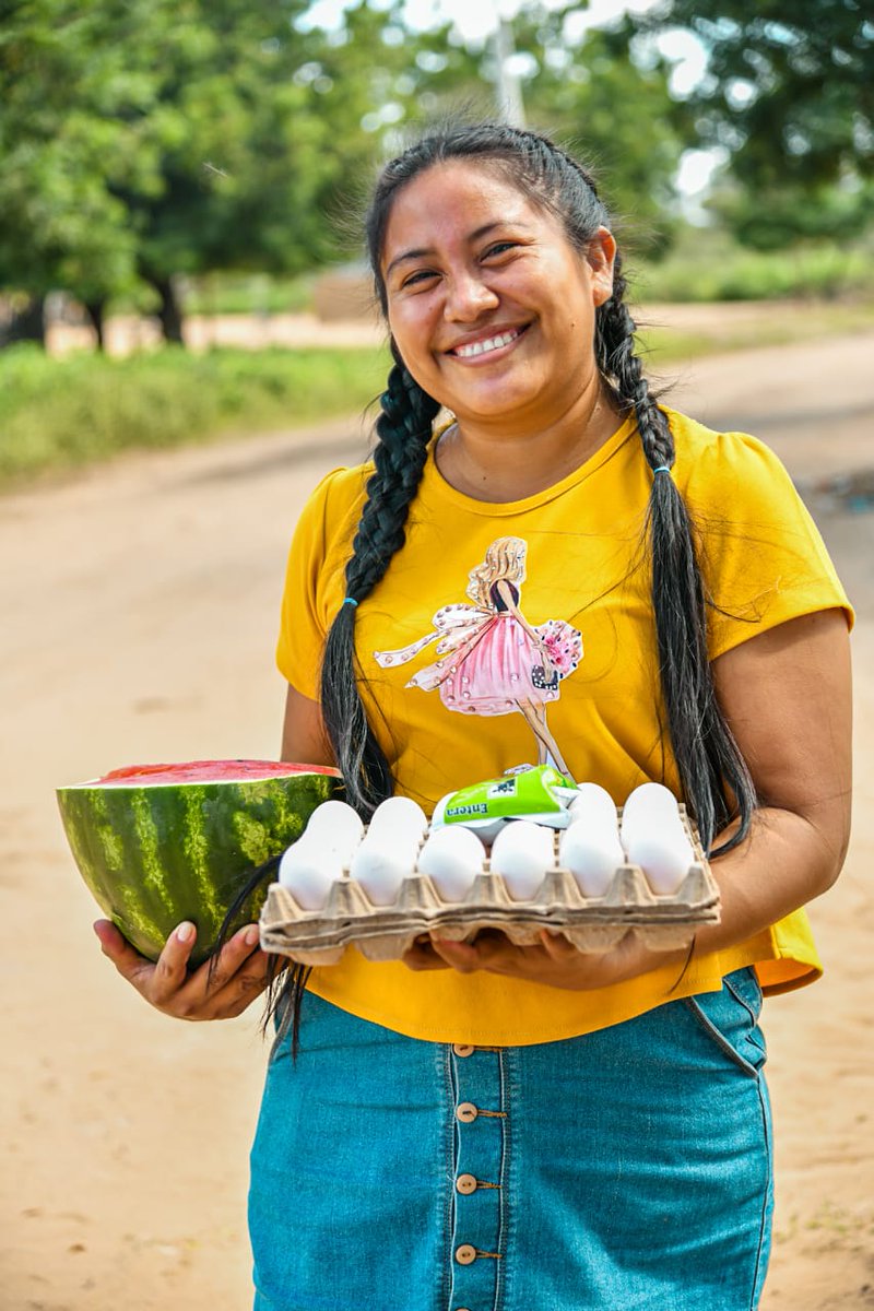 ADR_Colombia's tweet photo. Catalina Puchian resalta que siente tranquilidad al saber que estos productos son cosechados propiamente en #LaGuajira, ya que además de ayudarle a su familia y su comunidad, también representa oportunidad de trabajo e ingresos para los productores de la región. https://t.co/c1y3CzXdTe