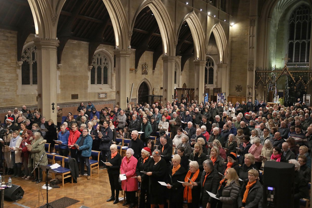 CofEPortsmouth's tweet photo. Worshippers packed @PortseaParish to record this year's @BBCRadioSolent Christmas carol concert. Presenters Alun Newman and Lou Hannan introduced the carols &amp; some interviews with those who've made a difference. Read more here: https://t.co/axxBxwJul4 https://t.co/4icl6546vr