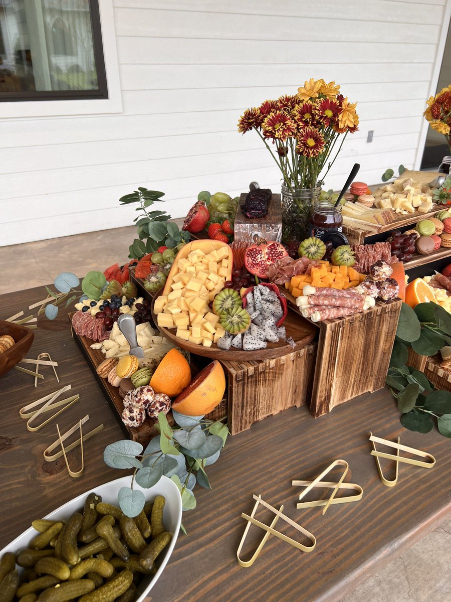 lafiambreriahtx's tweet photo. Weddings hold such a special place in our hearts! La Fiambrería loves being a part of these moments.🤍🧀🍇🍓

All inquiries: 📧lafiambreriahtx@gmail@com https://t.co/mEScLGmND4