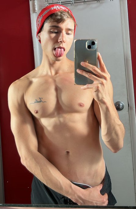 Play with them? 🥹 https://t.co/4ZmIOPOvzn