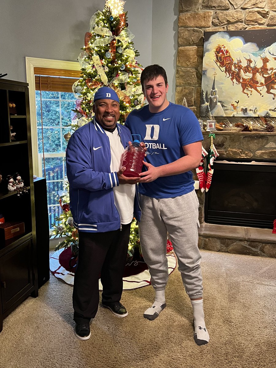 I had a great at home visit today with @TrueBlueTrooper! The conversations were phenomenal! I cant decide which is better the pizza or fruit punch! @CoachCushing @CoachDaveBishop @DukeFOOTBALL @FATboysOLine