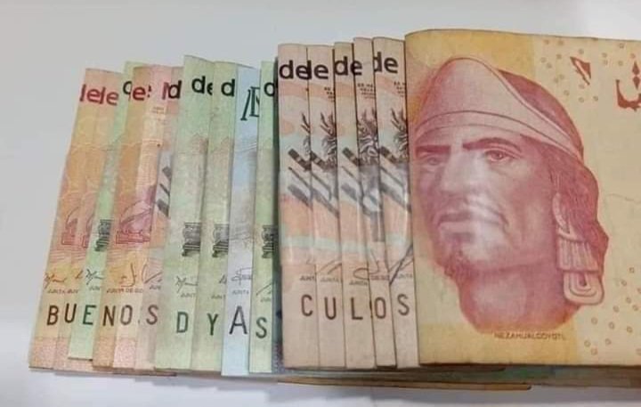 BurroLoco11's tweet photo. -No te vayas a poner muy mamon cuando te entreguen el aguinaldo.
-Yó..... https://t.co/aXodhha4IO