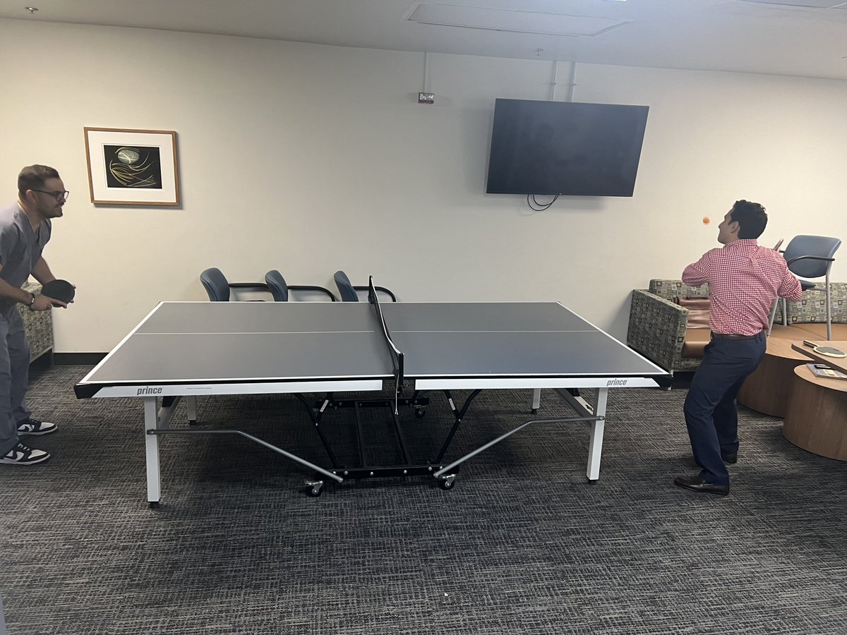 UTHealthSANeph's tweet image. Excited to share a glimpse of our program's culture: PD and the fellows unwinding and celebrating after a successful Match Day! We're excited to welcome 5 outstanding new fellows. It's all about balancing hard work with good times here! #MatchDaySuccess #WorkHardPlayHard 😊
