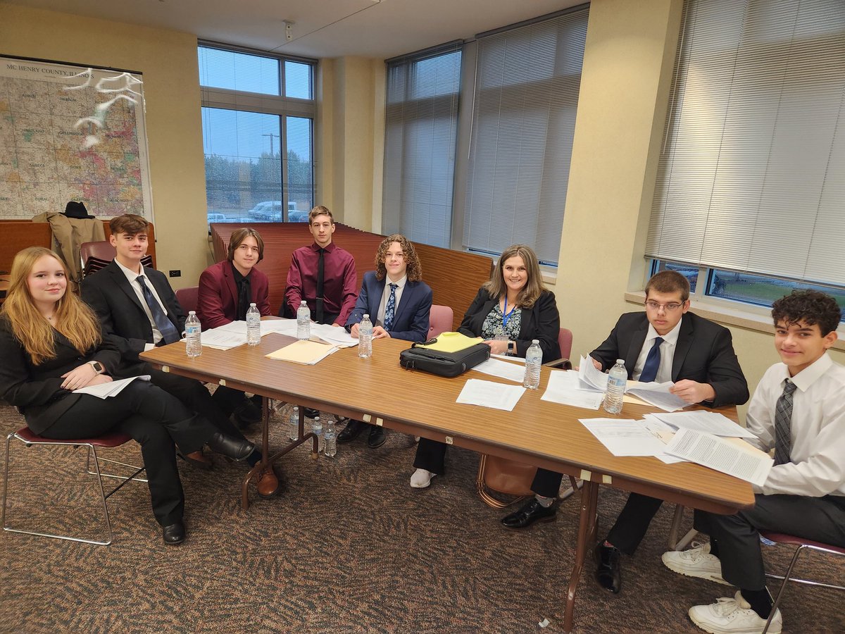 Not guilty! The verdict for the annual District 155 Mock Trial. Thanks to the McHenry County States Attorney for hosting and coaching our students. @CG_IandC @CHSD155 @rebsaffert @NeilLesinski @CaryGroveHS @CLSouthHS @CLCeernd @McHenryCoSAO @CLCentralHS @CLC_IC_WELLNESS @CLS_IC