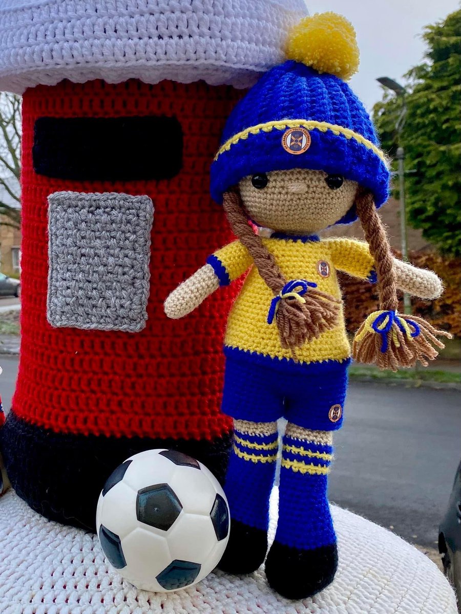 SACYFCGirls's tweet photo. We’re not at all biased, but this is the best topper by a million miles 🙌

@CityYouthFC #CityYouthFamily 

⚽️💛💙 https://t.co/vatYwS4oXM