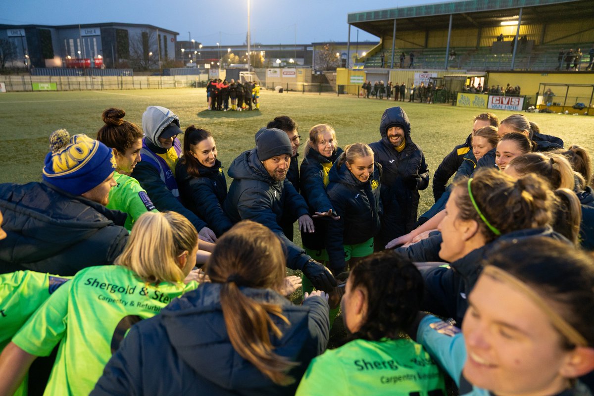 We are excited to share that we are recruiting coaches to enhance our senior coaching team. We are looking for someone ambitious and keen to learn from the wealth of talent that we already have available at the club.  

📨 watson.moneyfieldsfc@outlook.com 

📸 <a href="/JonDBarker/">Jon D Barker 📸🏳️‍🌈🤟🏻</a>